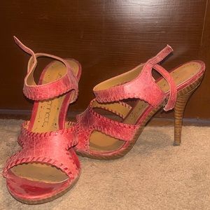 GORGEOUS Y2K / 90’s  RED LEATHER HEELS
